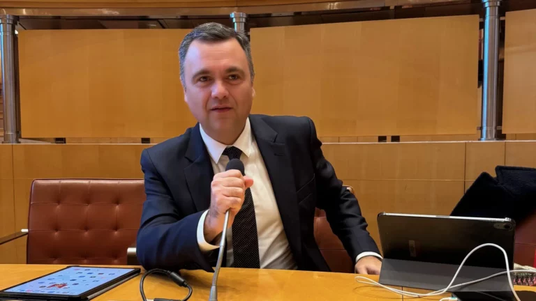 Lire la suite à propos de l’article Le Singulier : Frontignan : Cédric Delapierre (RN) au soutien des associations et des écoles